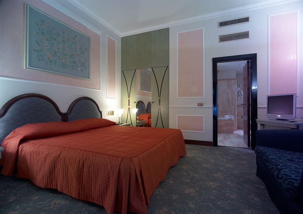 Nh Centro Hotel 4*